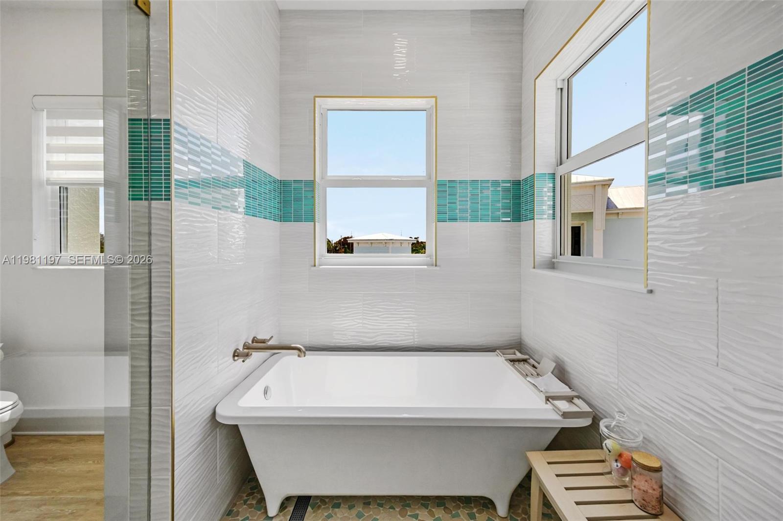 LATITUDE 24 (REPLAT OF PO - Residential