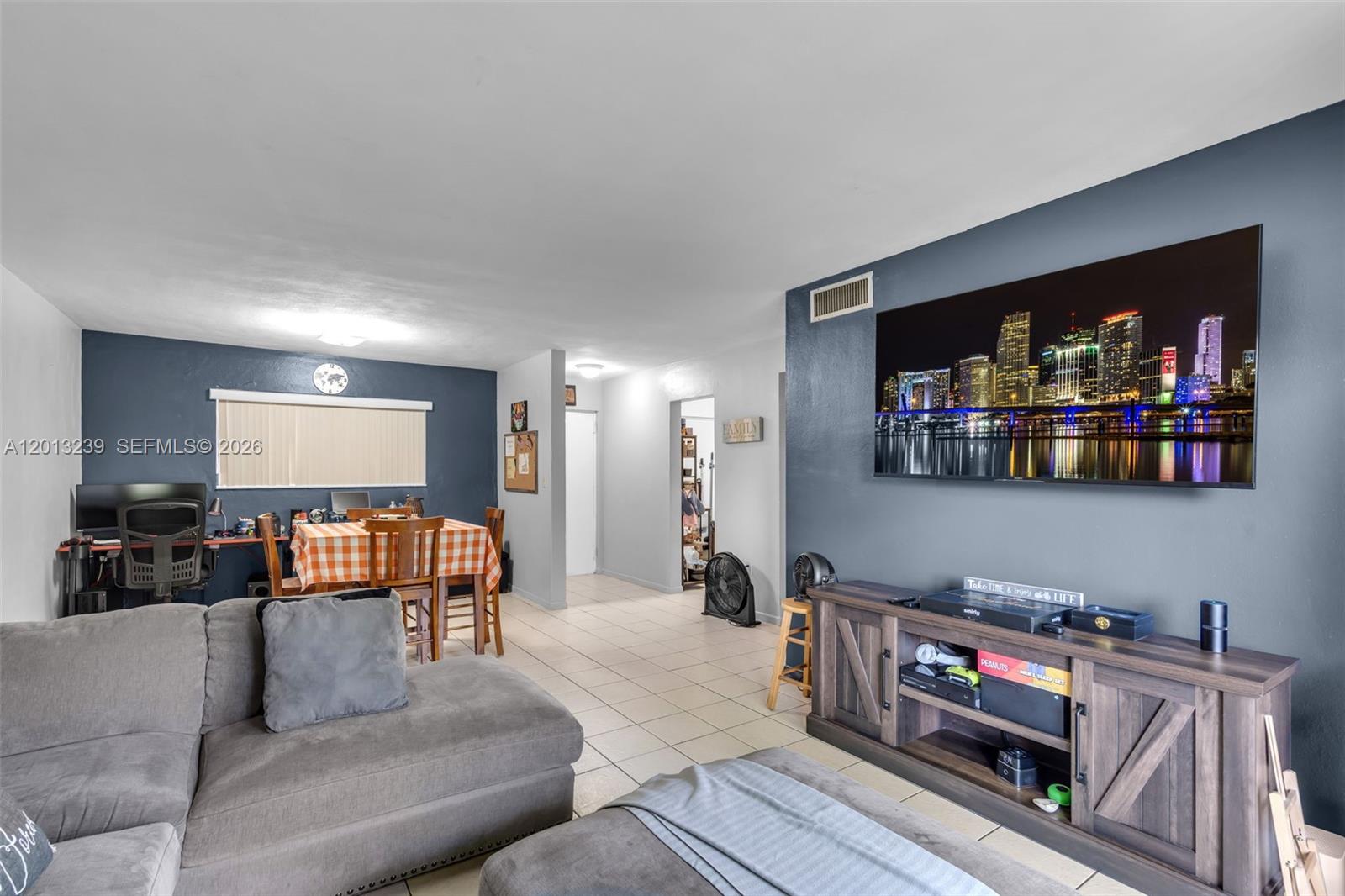 VILLAS OF MIAMI LAKES CON - Residential