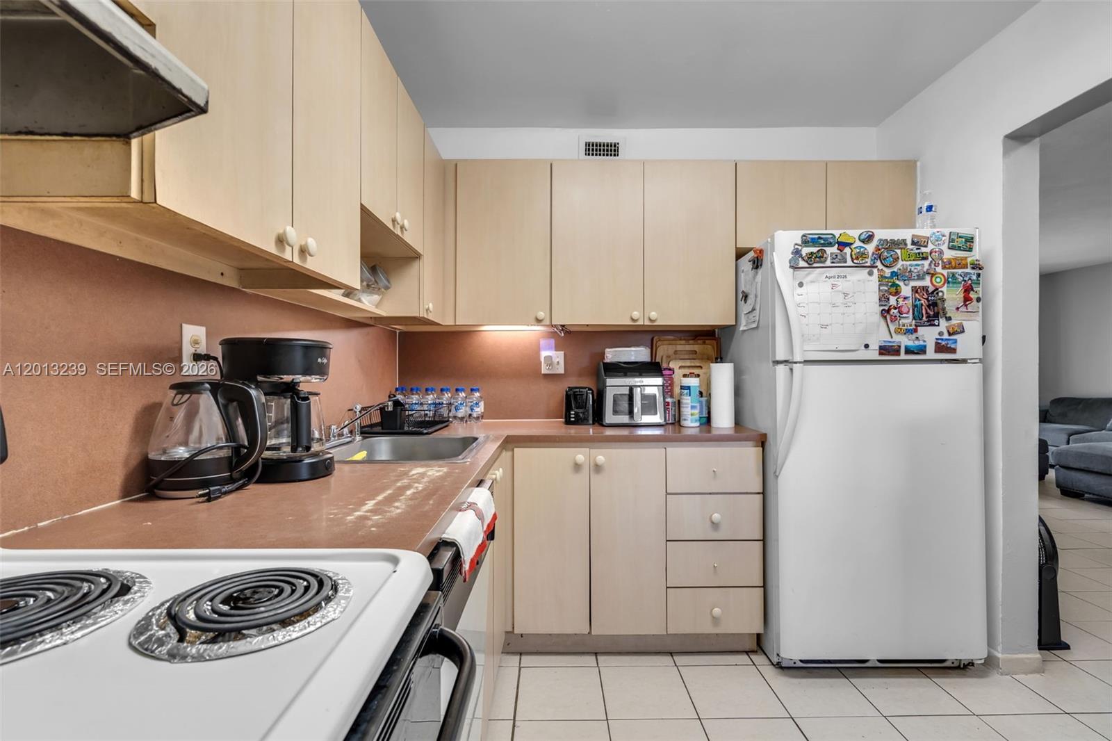 VILLAS OF MIAMI LAKES CON - Residential