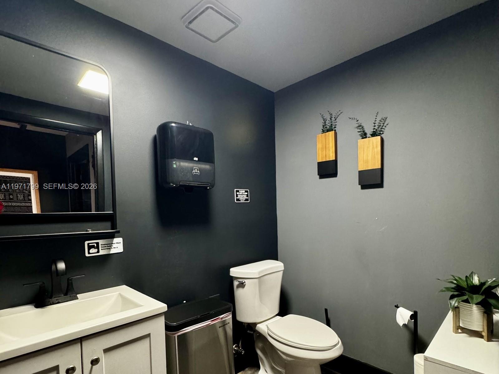 5505 NW 74th Ave 5505