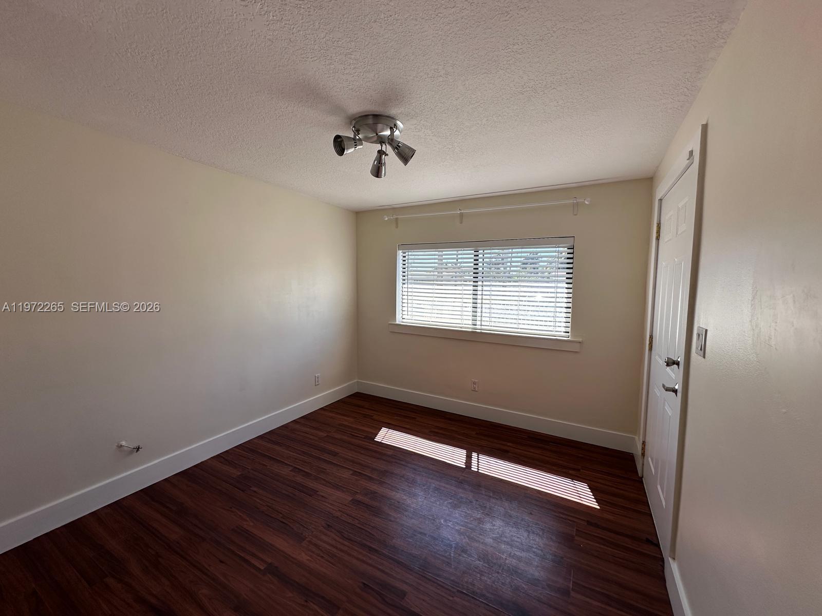 SCOTT LAKE MANOR SEC 5 - Residential Lease