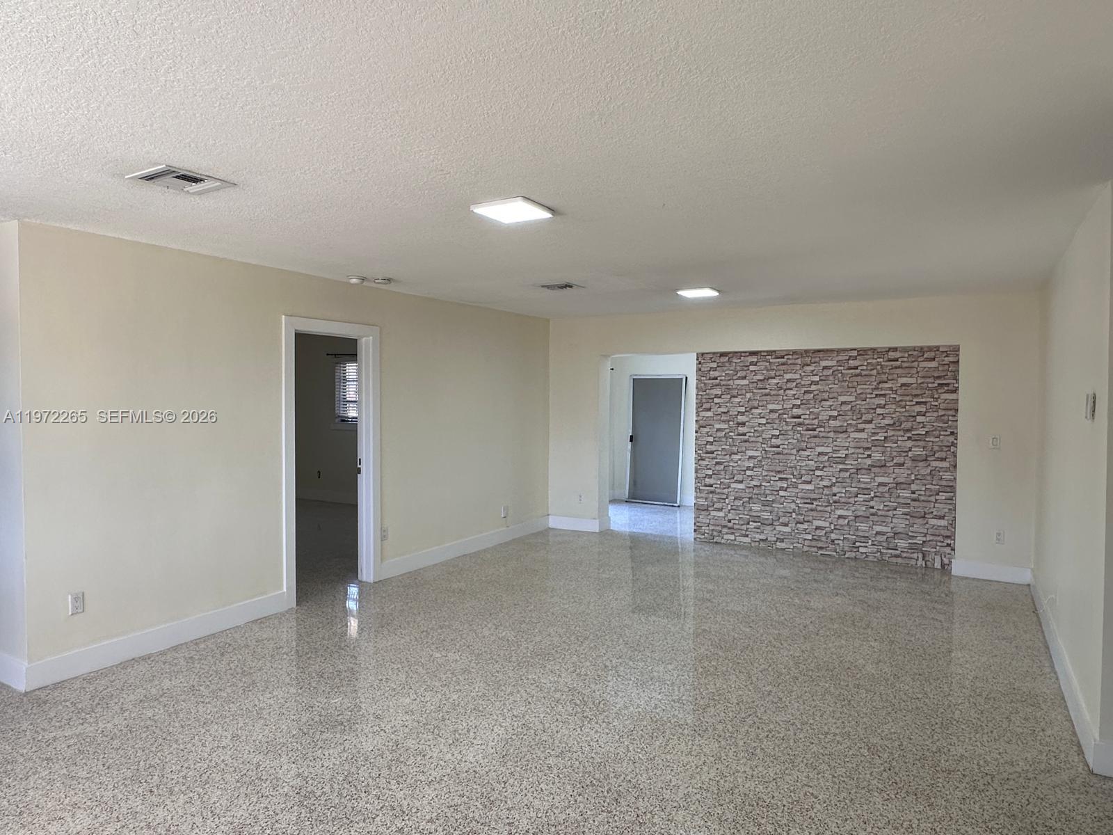 SCOTT LAKE MANOR SEC 5 - Residential Lease