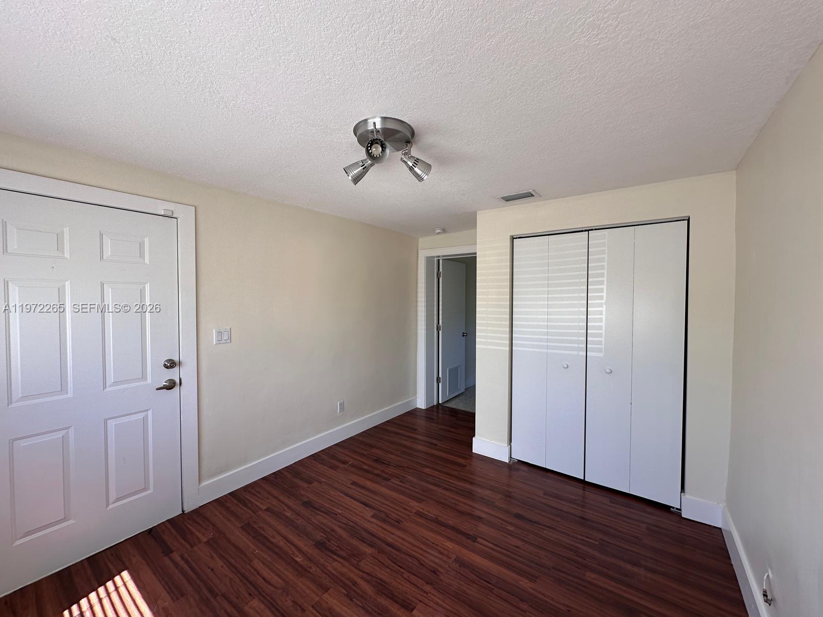 SCOTT LAKE MANOR SEC 5 - Residential Lease