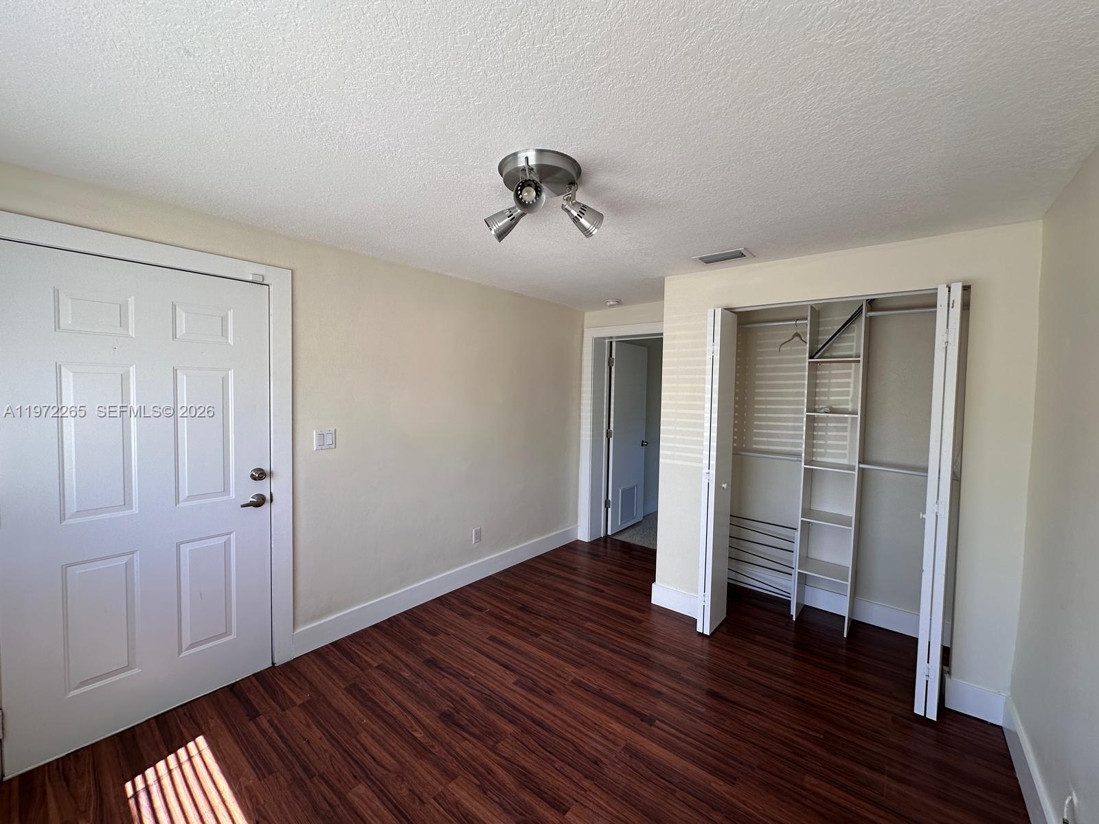 SCOTT LAKE MANOR SEC 5 - Residential Lease