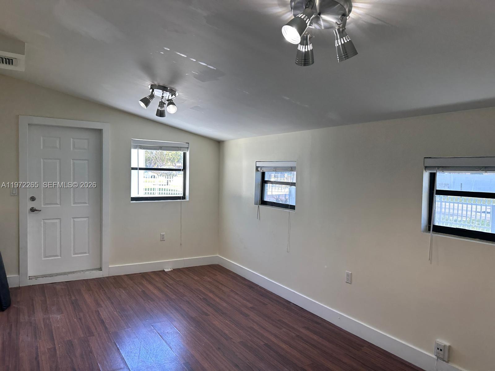 SCOTT LAKE MANOR SEC 5 - Residential Lease