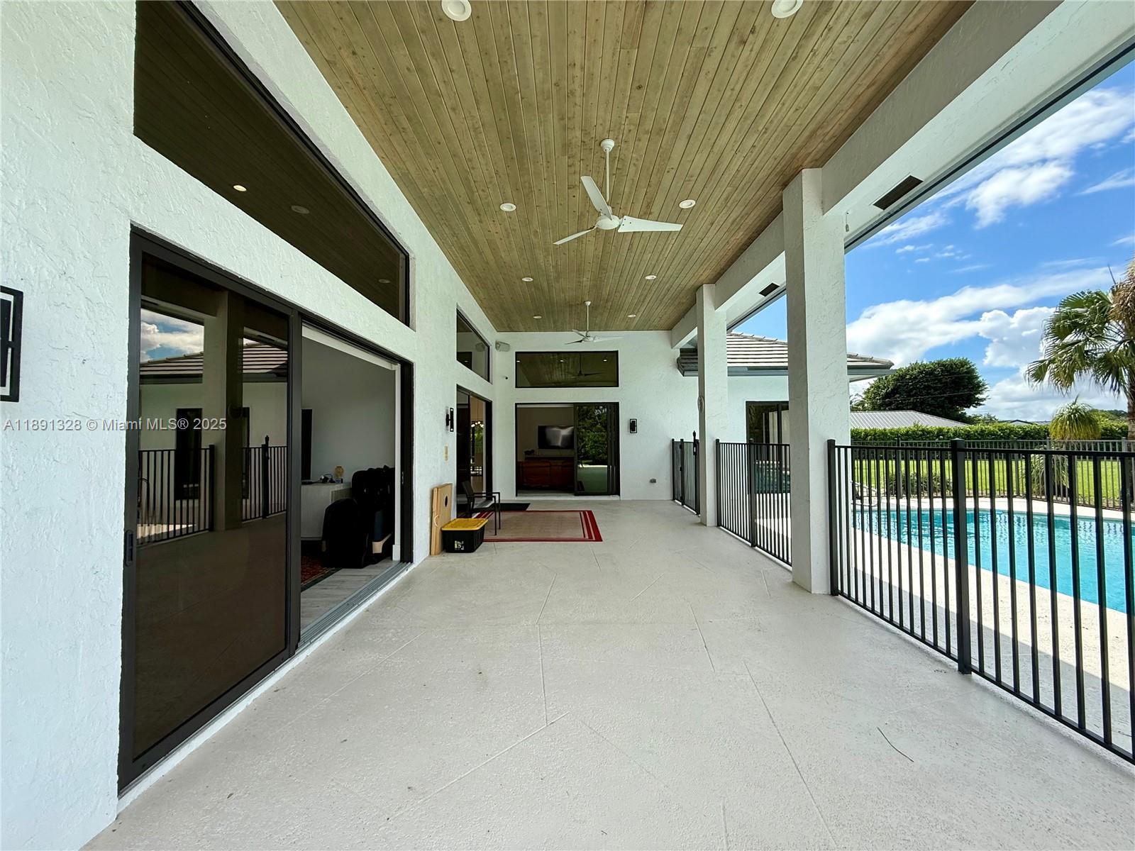 PADDOCK PARK 2 OF WELLING - Residential