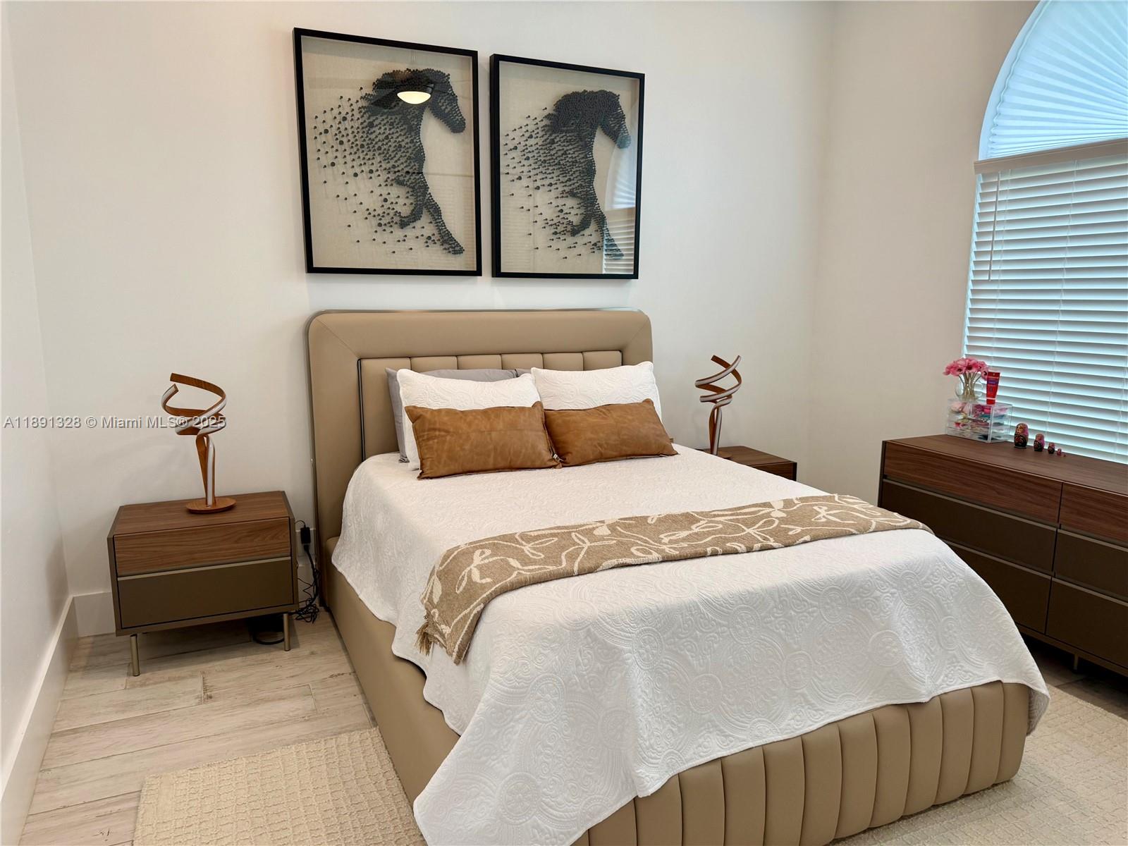 PADDOCK PARK 2 OF WELLING - Residential