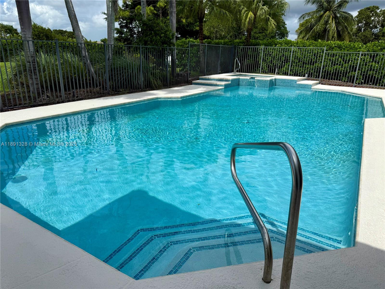 PADDOCK PARK 2 OF WELLING - Residential