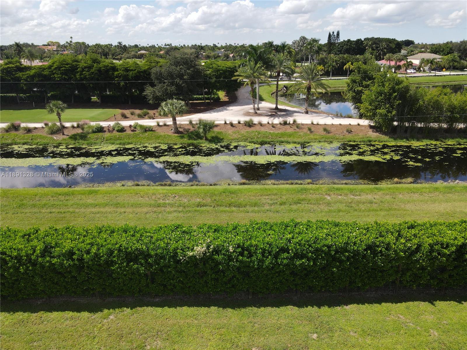 PADDOCK PARK 2 OF WELLING - Residential