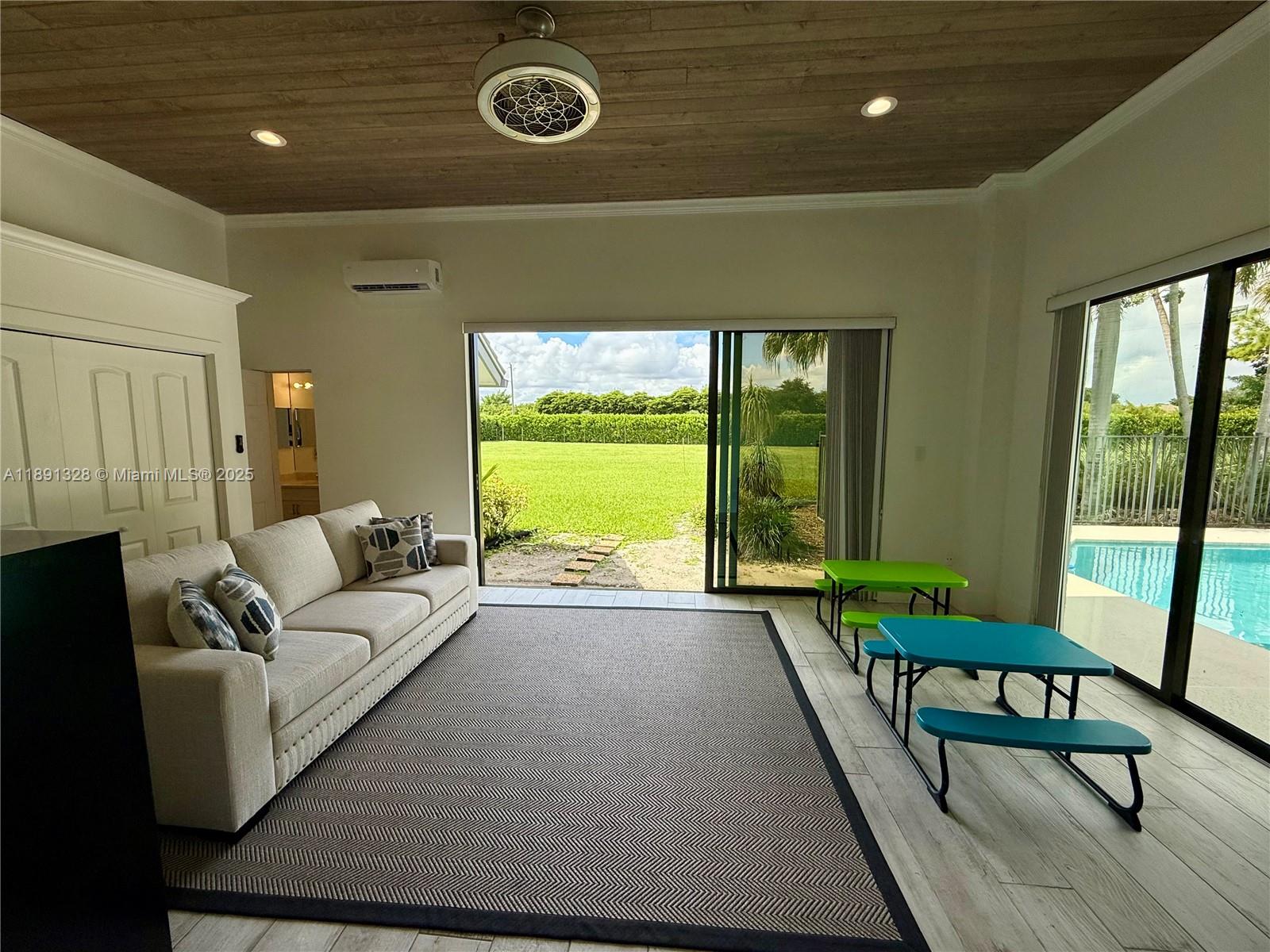 PADDOCK PARK 2 OF WELLING - Residential