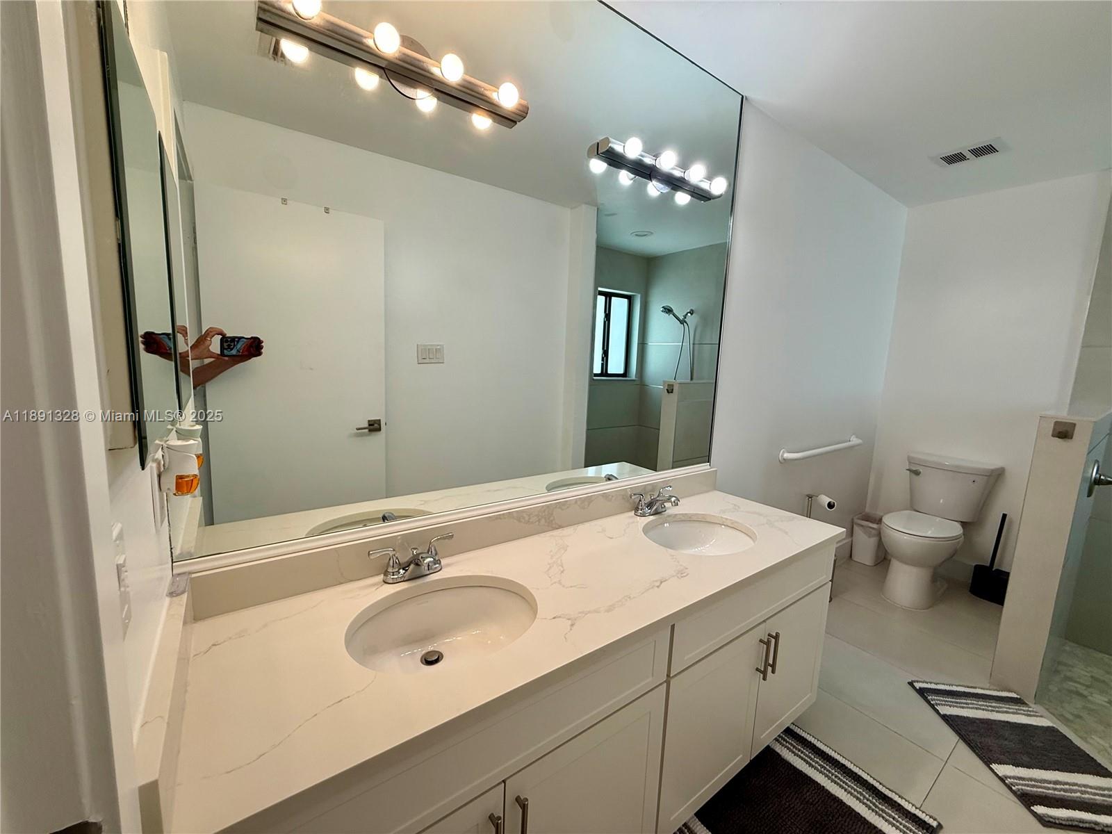 PADDOCK PARK 2 OF WELLING - Residential