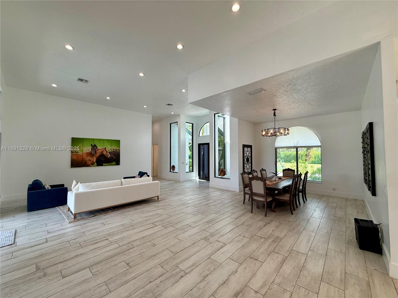 PADDOCK PARK 2 OF WELLING - Residential