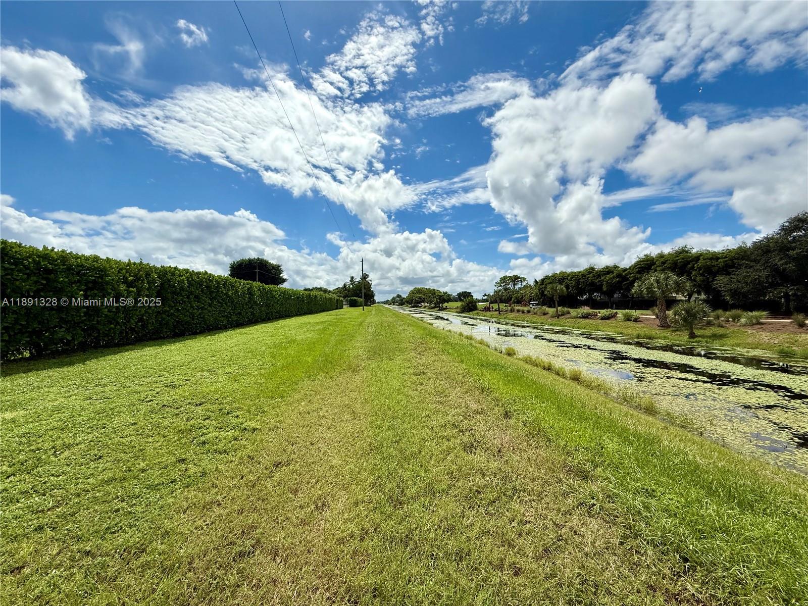 PADDOCK PARK 2 OF WELLING - Residential