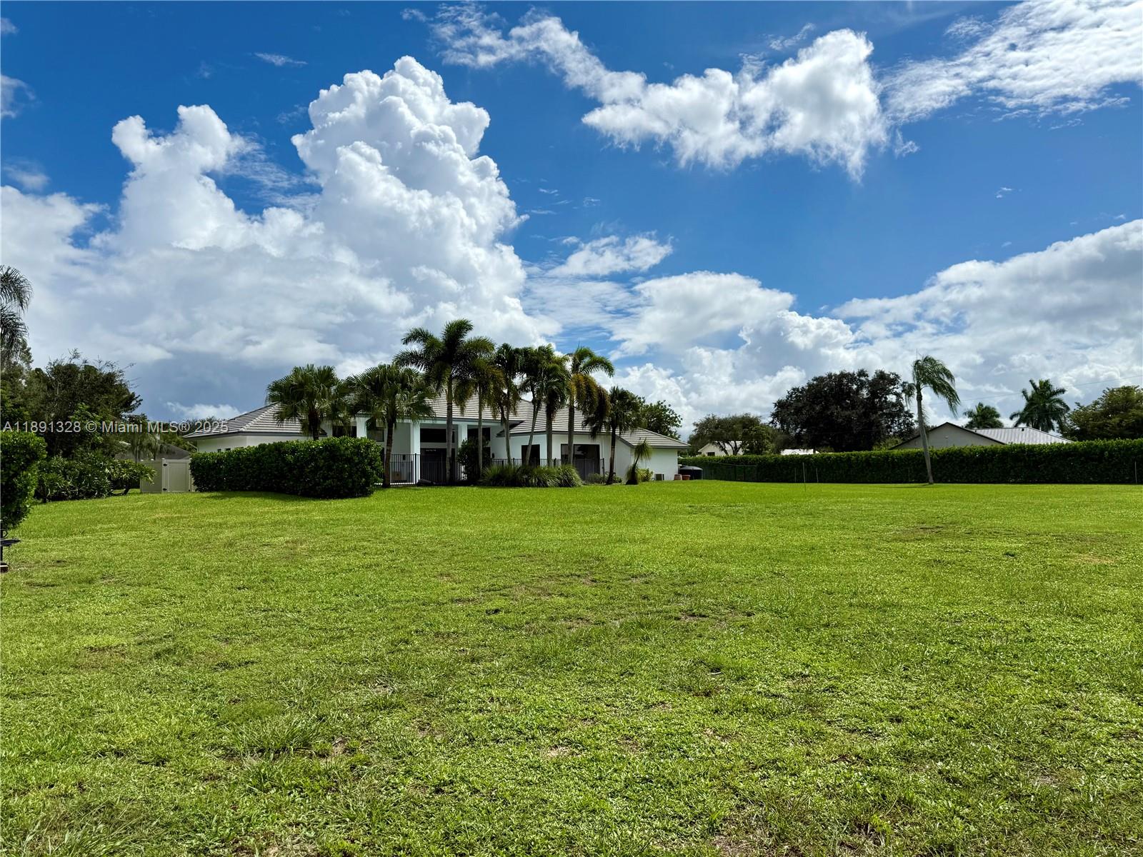 PADDOCK PARK 2 OF WELLING - Residential