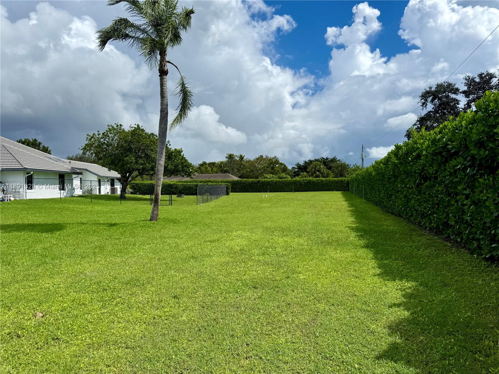 PADDOCK PARK 2 OF WELLING - Residential