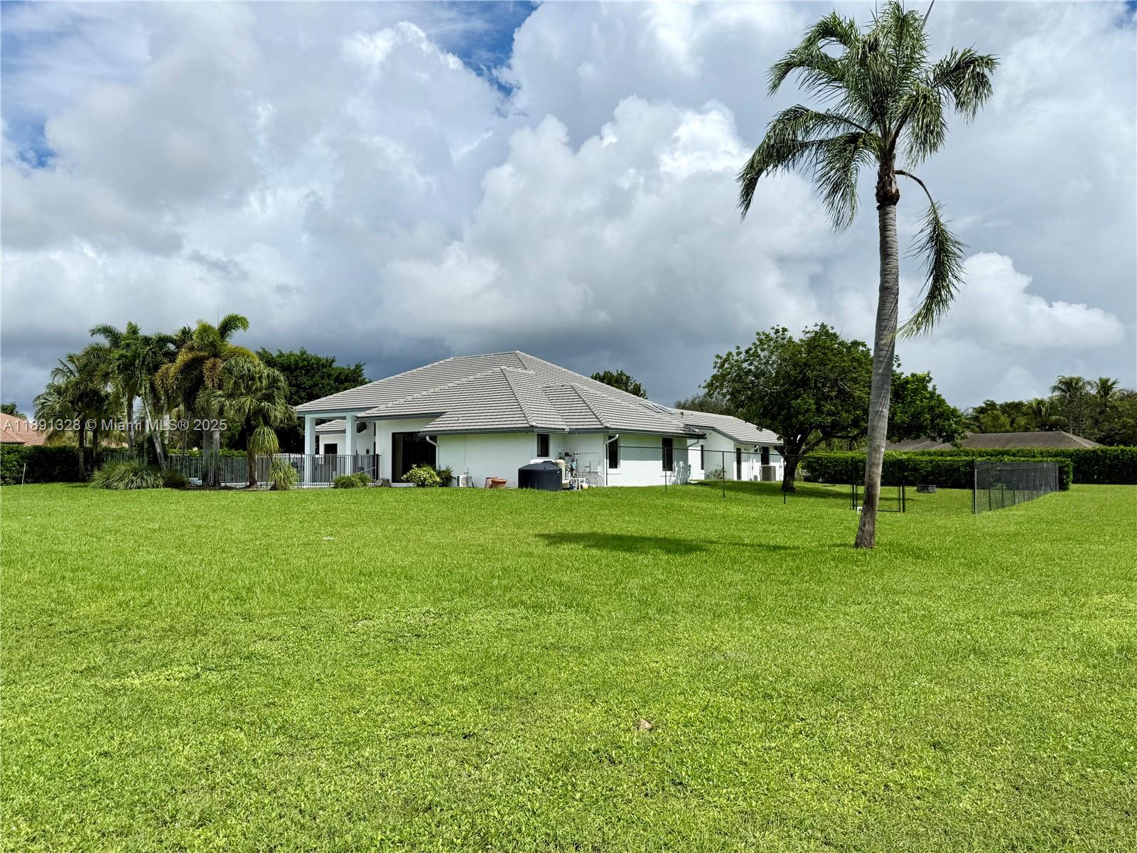 PADDOCK PARK 2 OF WELLING - Residential