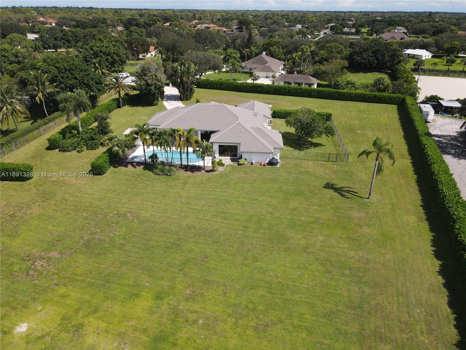 PADDOCK PARK 2 OF WELLING - Residential