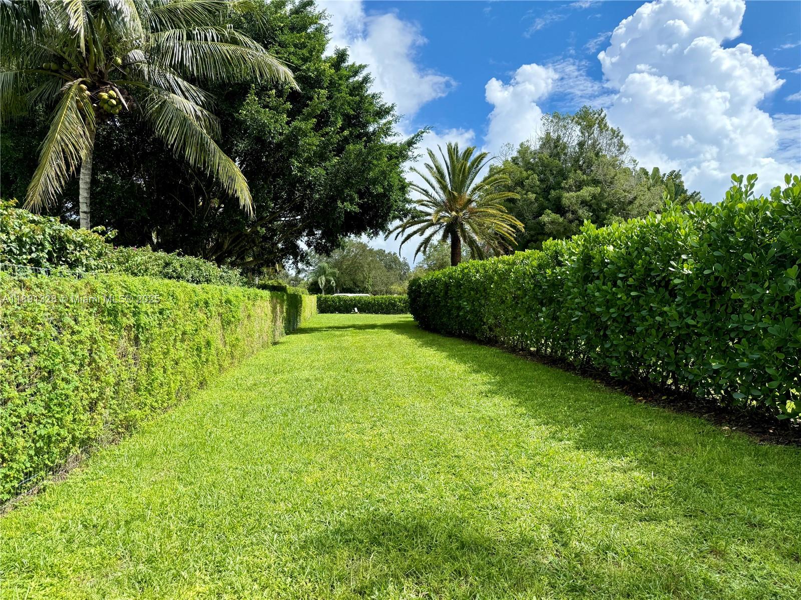 PADDOCK PARK 2 OF WELLING - Residential