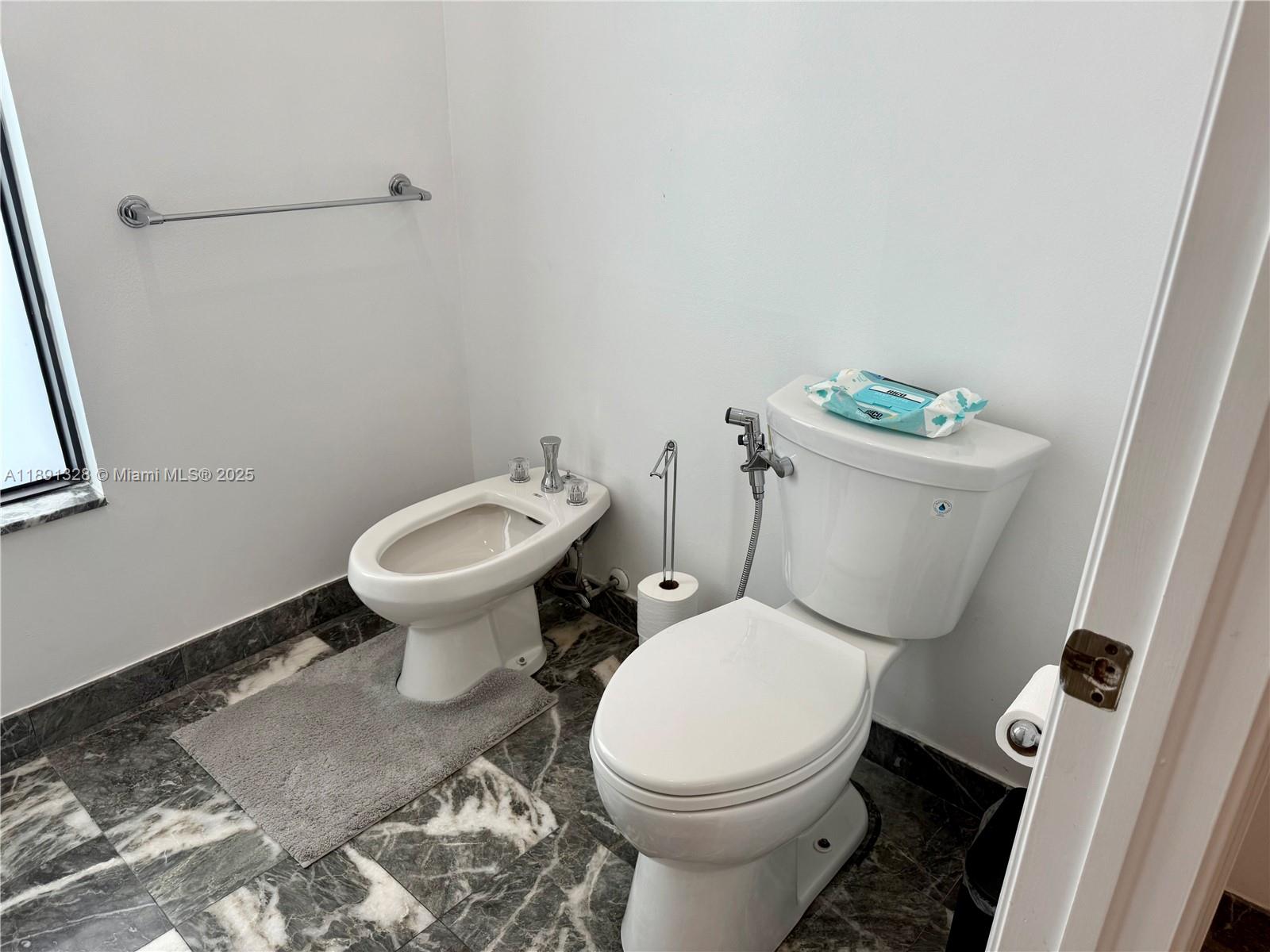 PADDOCK PARK 2 OF WELLING - Residential