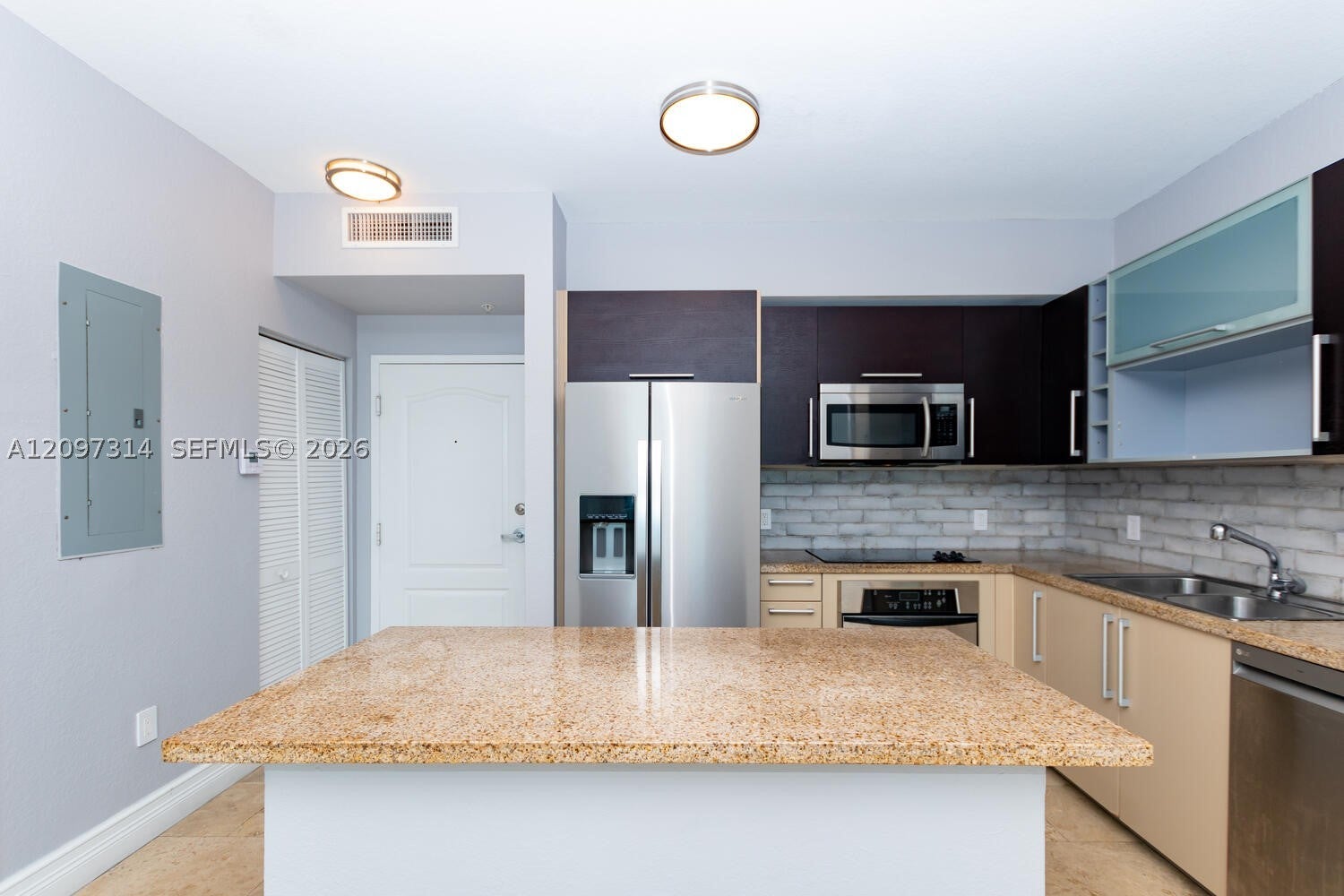 500 NE 29th St 906