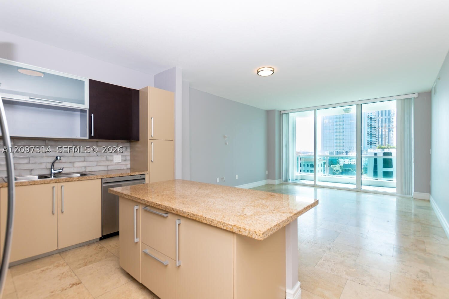 500 NE 29th St 906