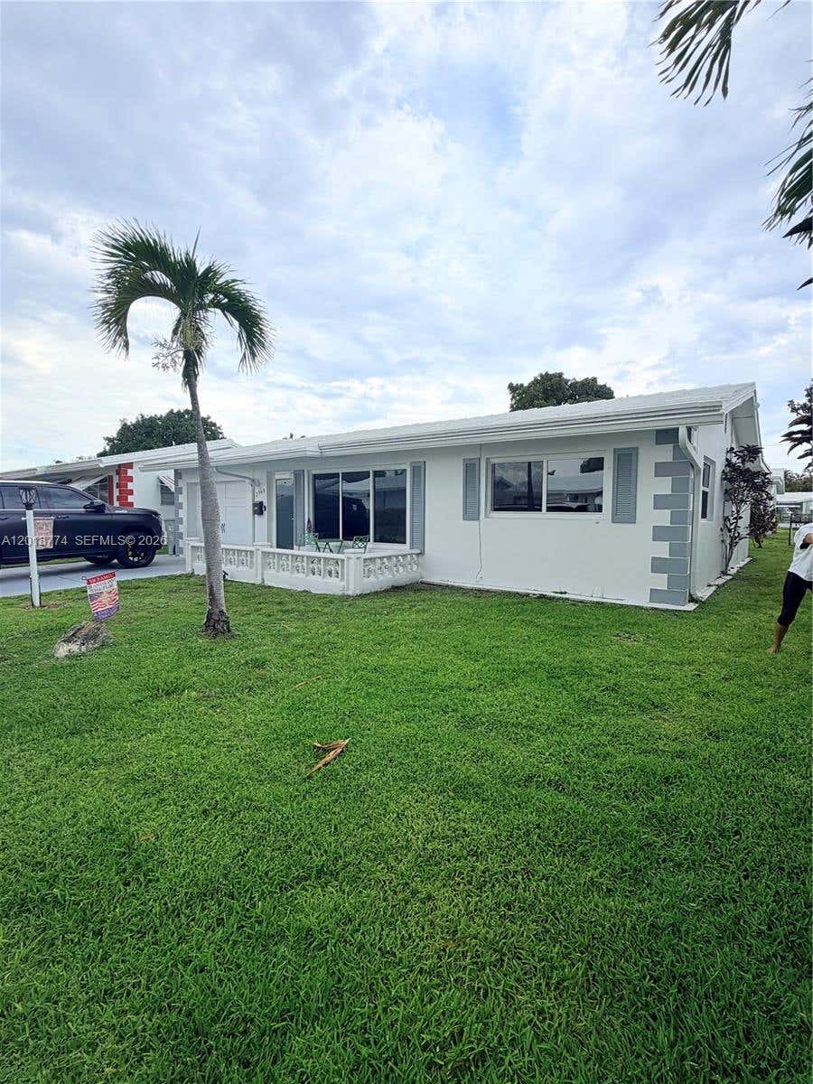 Photo of 2960 NW 1st Dr, Pompano Beach, FL 33064 (MLS # A12018774)