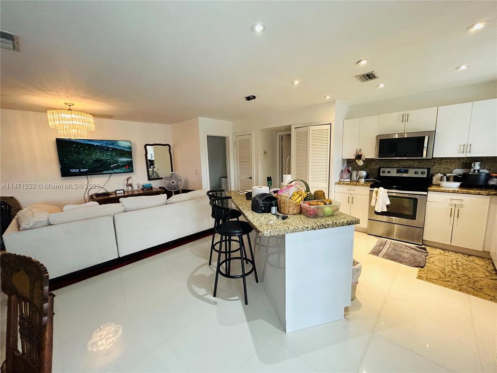 Photo of 22795 SW 66th Ave #205, Boca Raton, FL 33428 (MLS # A11471253)