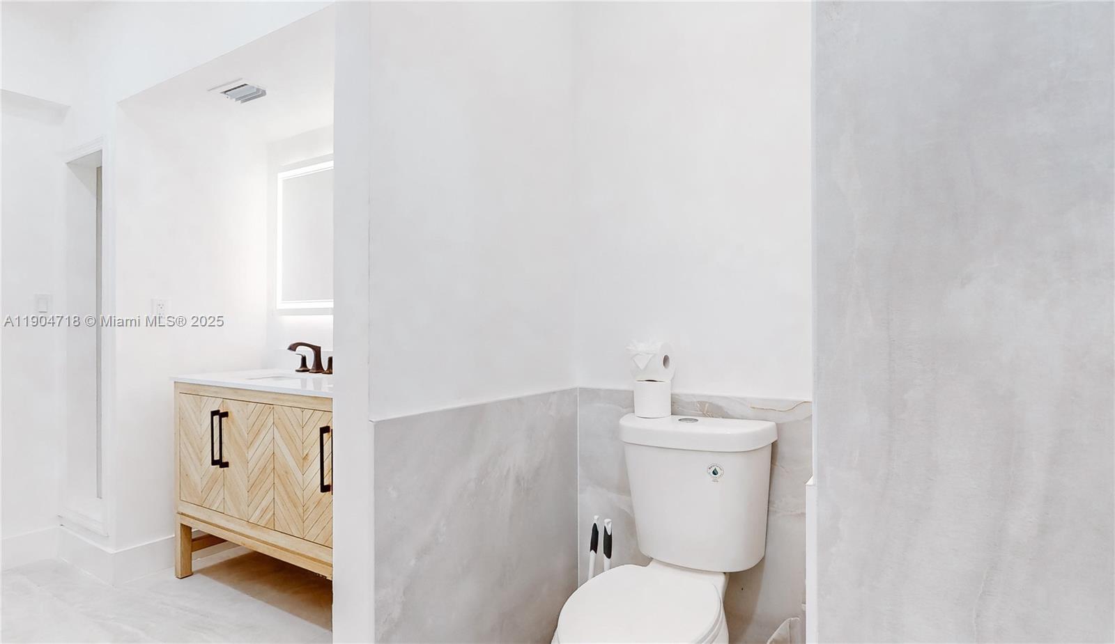 HOLLYWOOD TERRACE AMEN PL - Residential