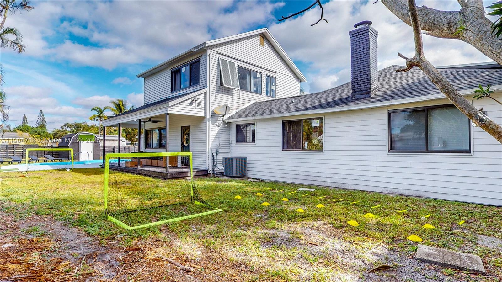 HOLLYWOOD TERRACE AMEN PL - Residential