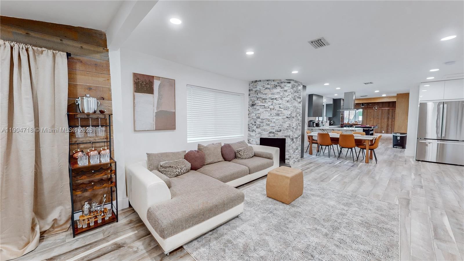 HOLLYWOOD TERRACE AMEN PL - Residential