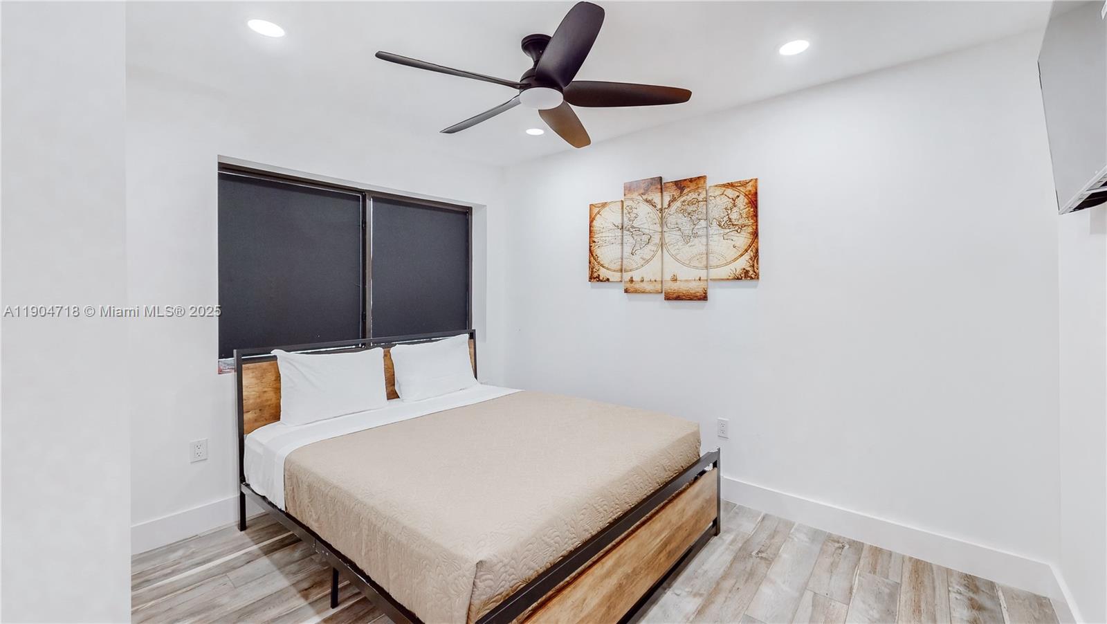 HOLLYWOOD TERRACE AMEN PL - Residential