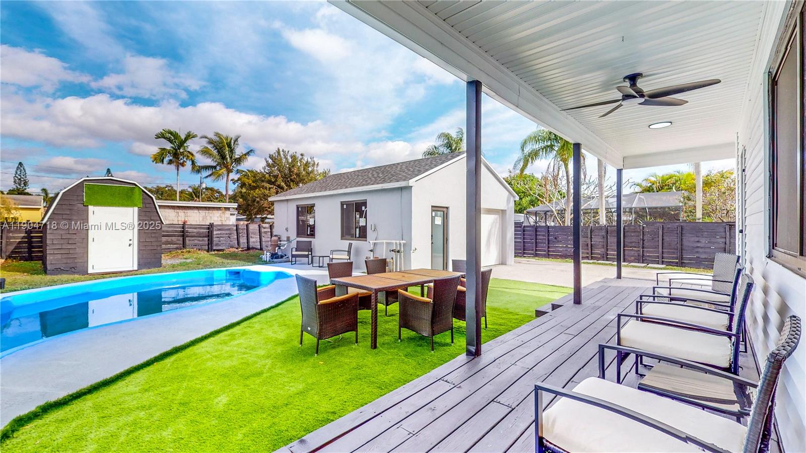 HOLLYWOOD TERRACE AMEN PL - Residential