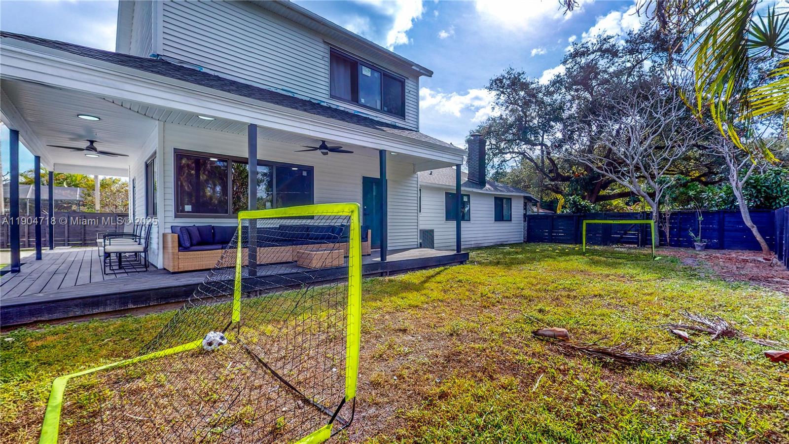 HOLLYWOOD TERRACE AMEN PL - Residential