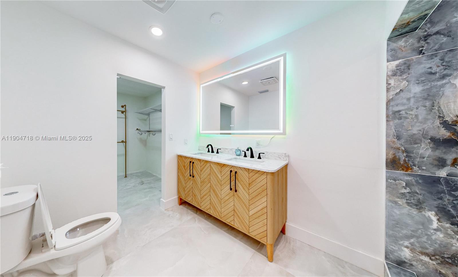 HOLLYWOOD TERRACE AMEN PL - Residential