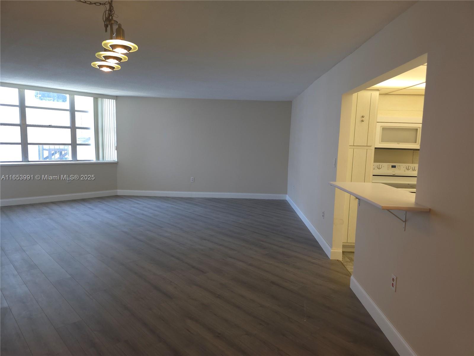 2750 NE 183rd St 1212