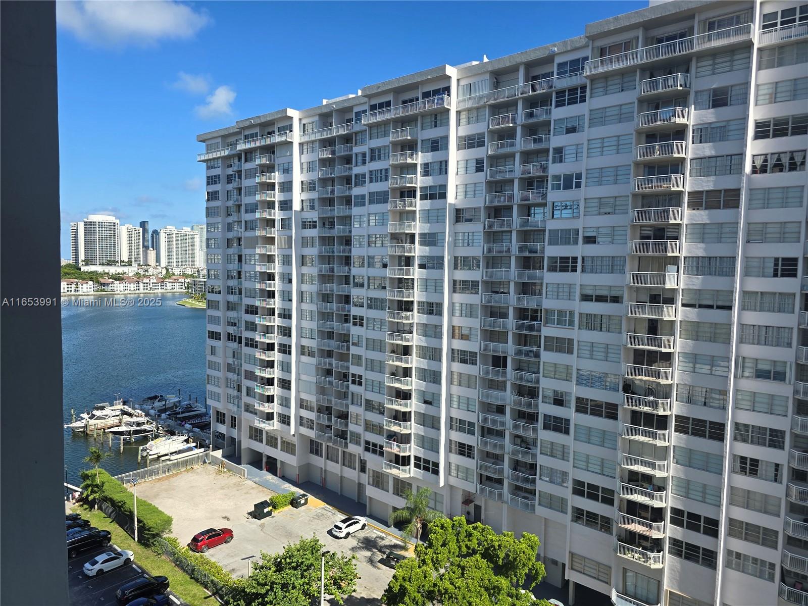 COMMODORE PLAZA CONDO - Residential