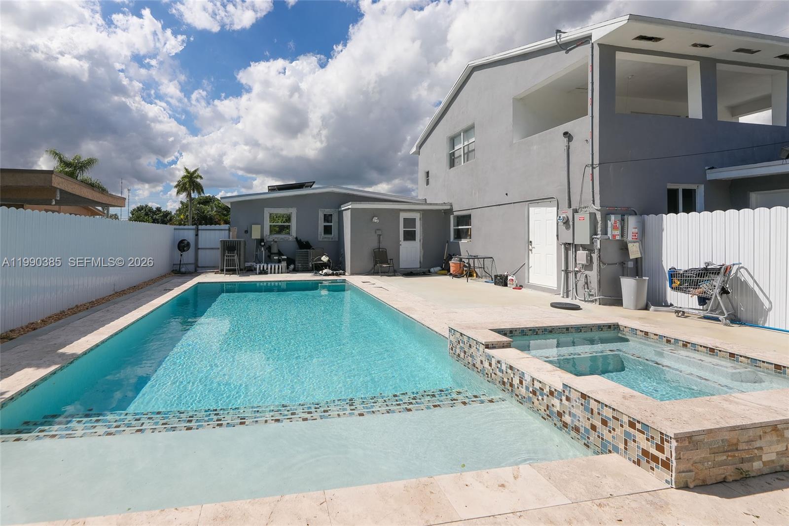 LAKE FOREST SEC 3 - Residential