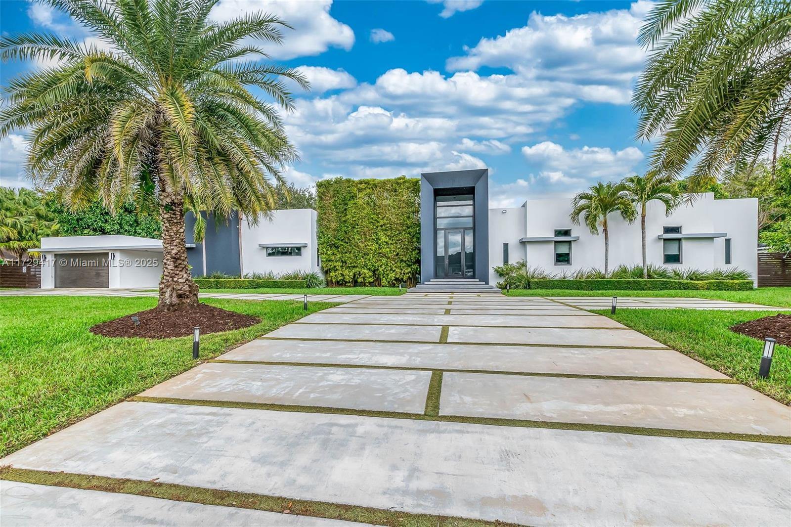 CLINTON GROVE ESTS - Residential