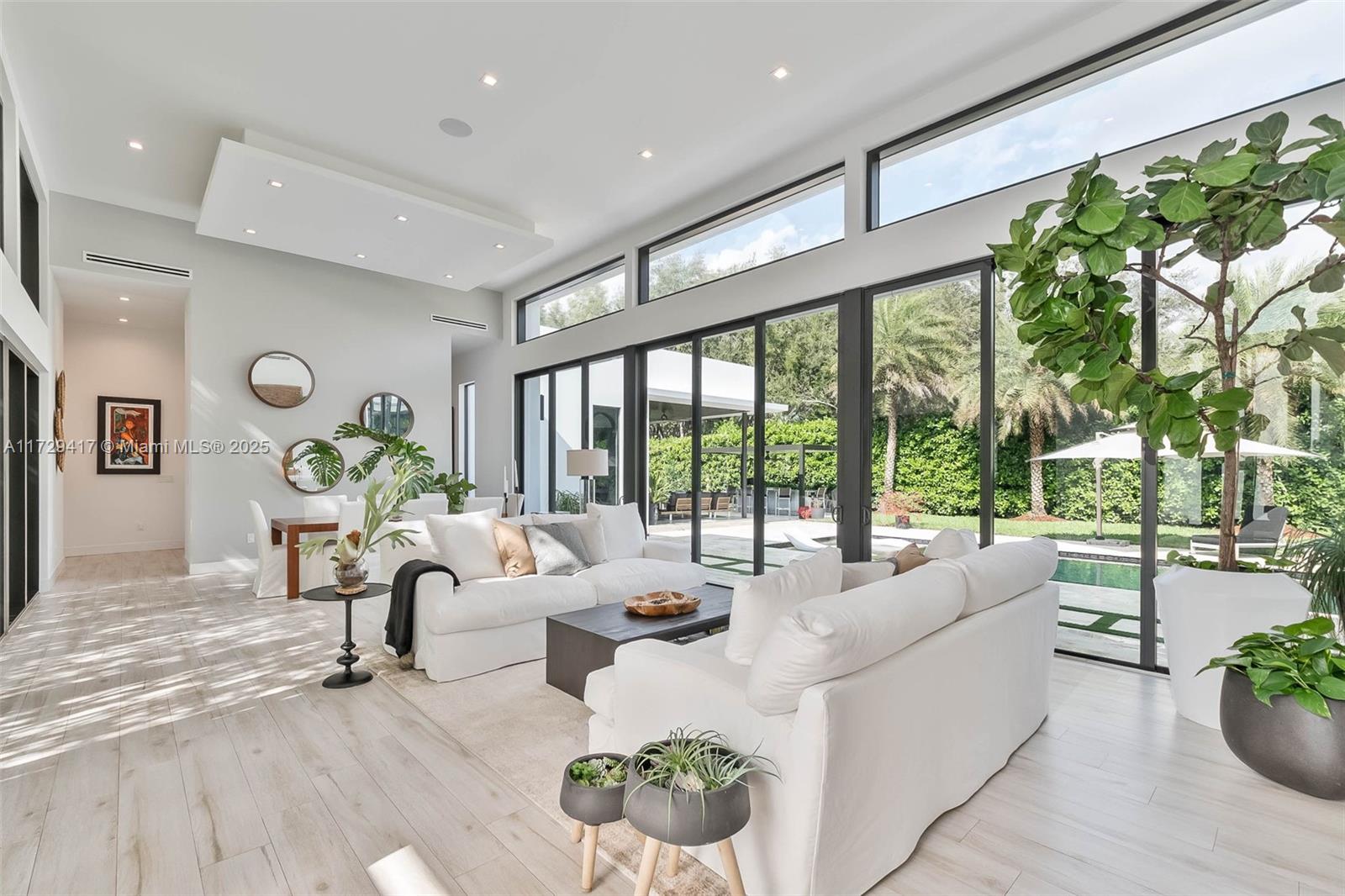 CLINTON GROVE ESTS - Residential