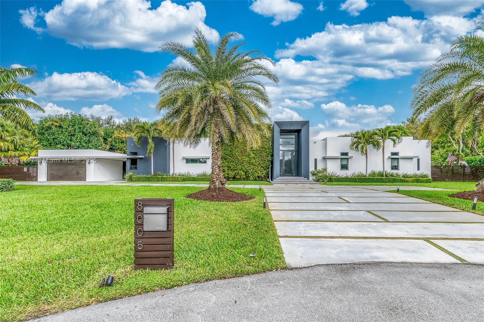 CLINTON GROVE ESTS - Residential