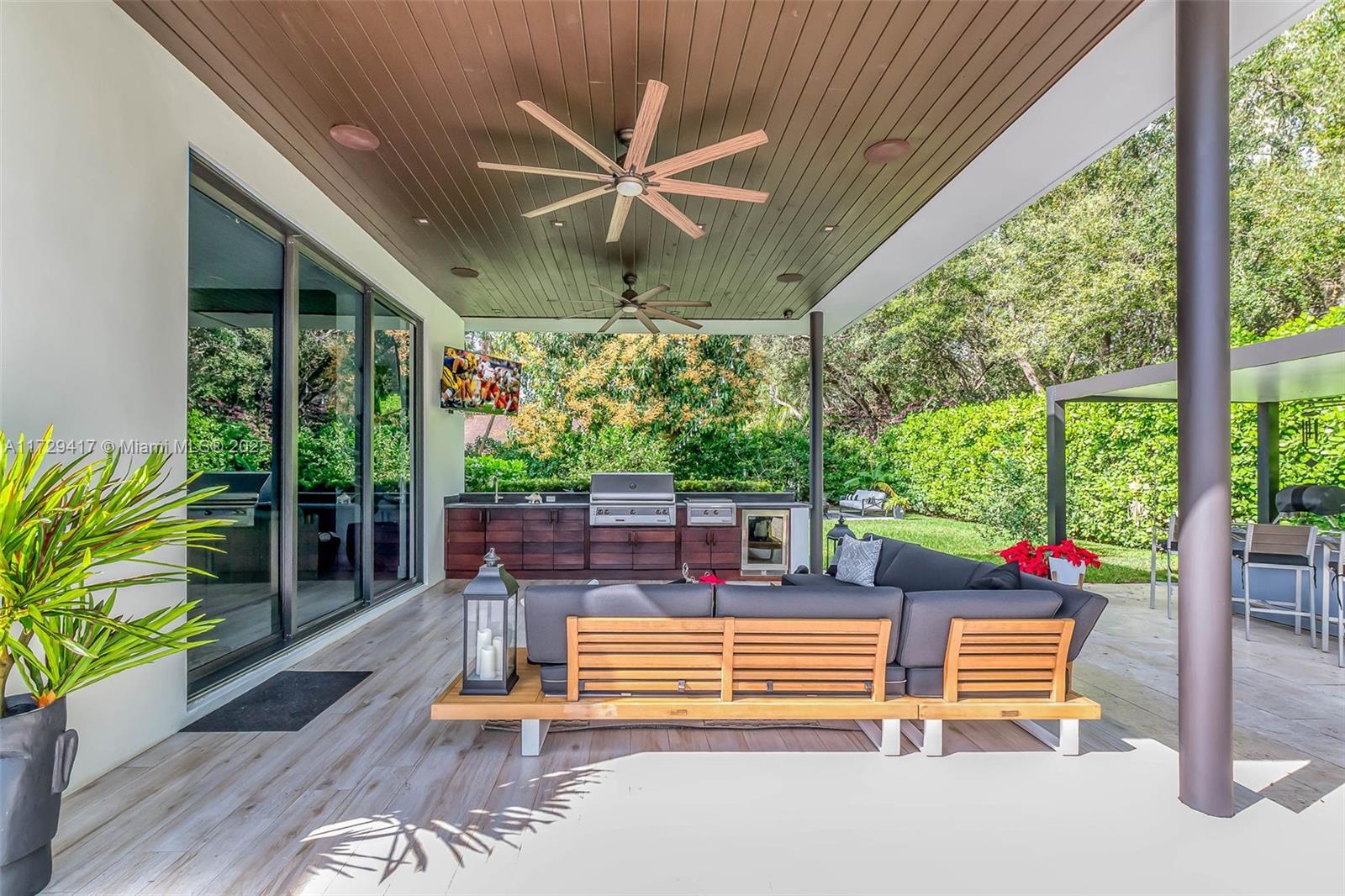 CLINTON GROVE ESTS - Residential