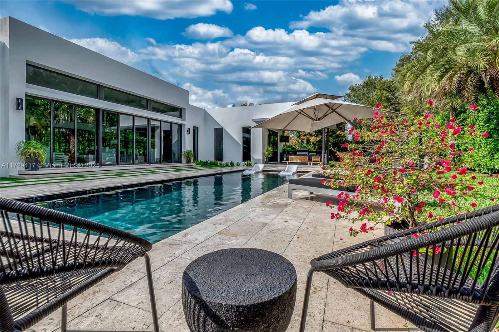 CLINTON GROVE ESTS - Residential