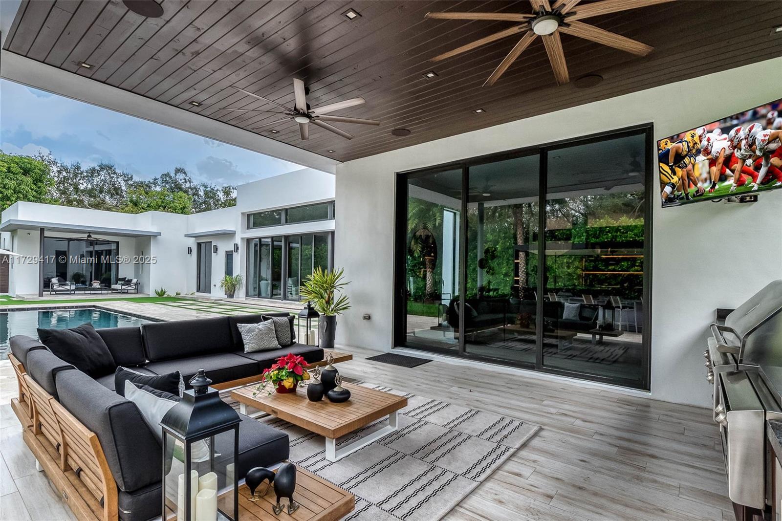 CLINTON GROVE ESTS - Residential