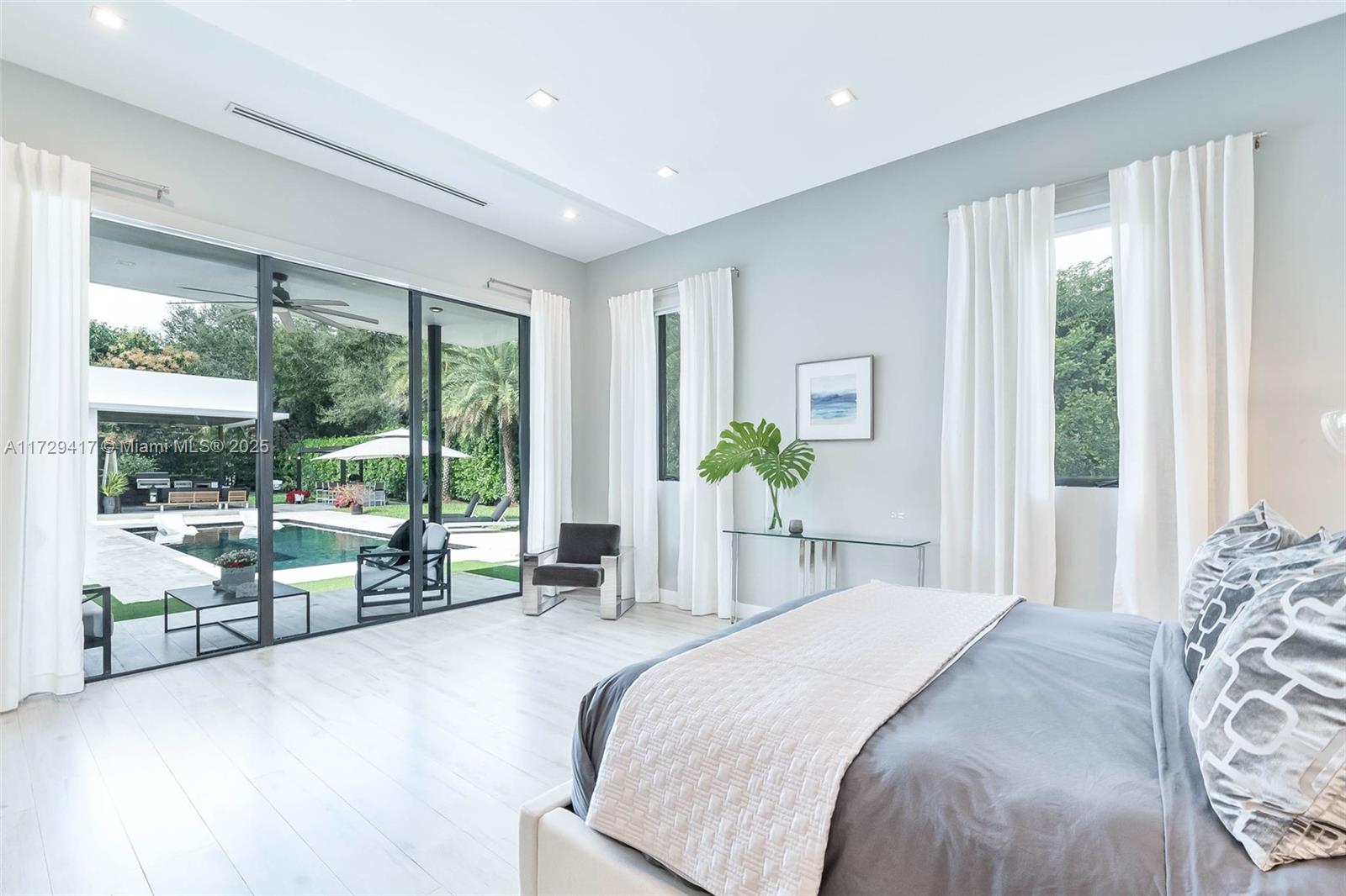 CLINTON GROVE ESTS - Residential