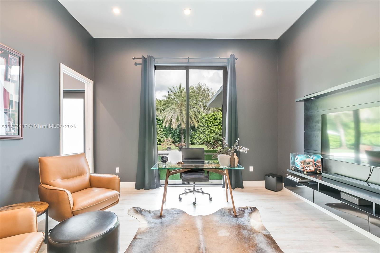 CLINTON GROVE ESTS - Residential