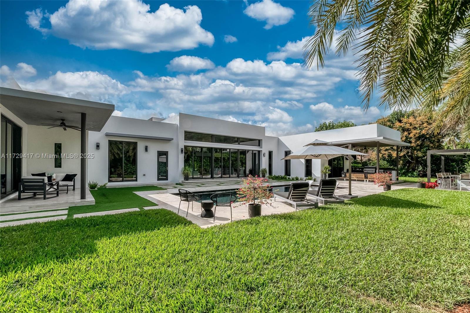 CLINTON GROVE ESTS - Residential