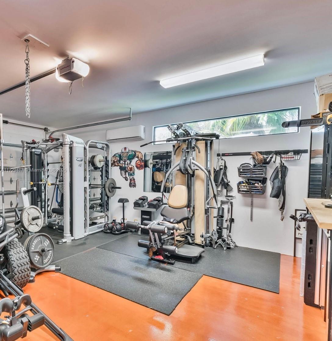 CLINTON GROVE ESTS - Residential