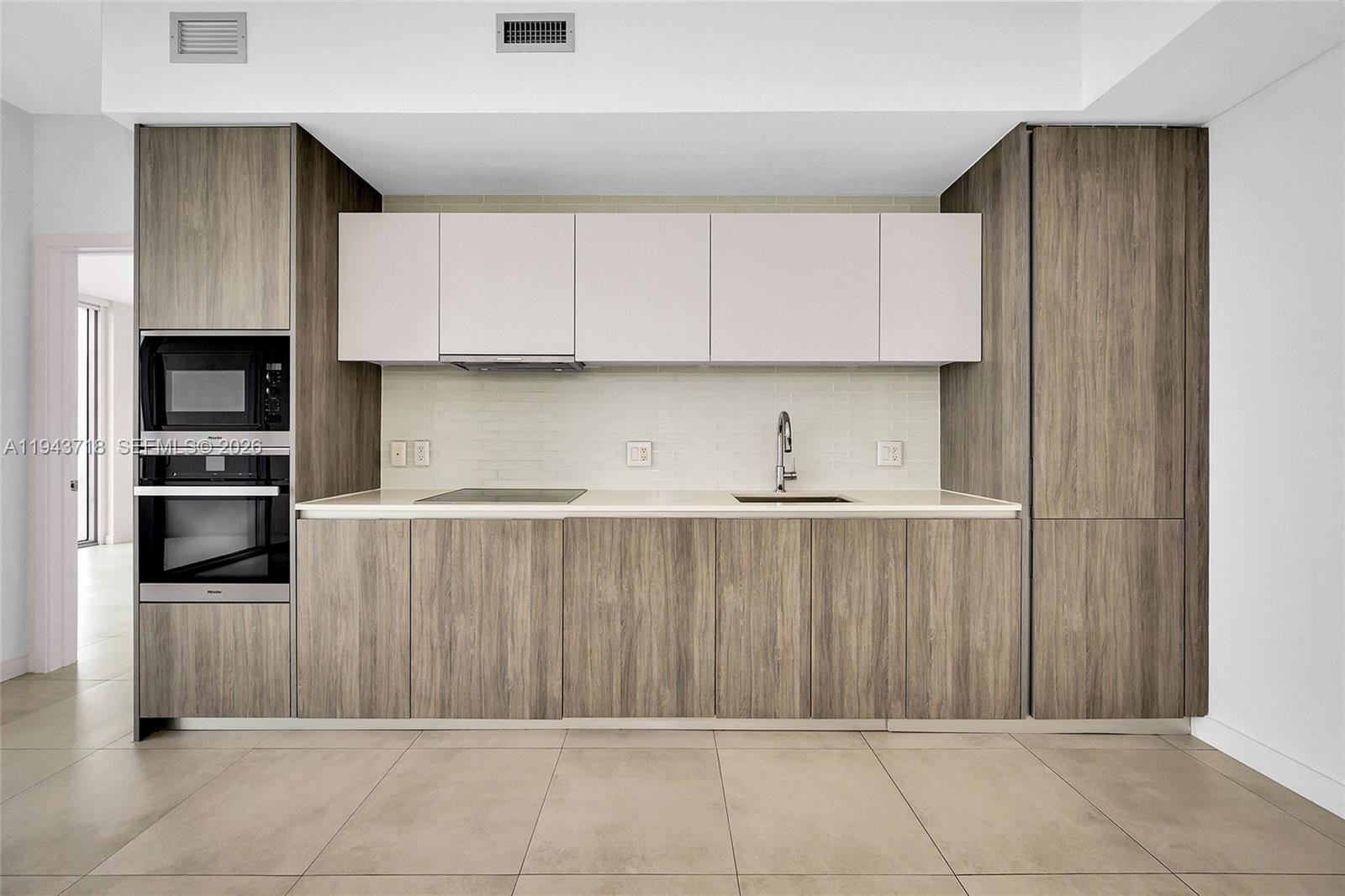 2900 NE 7th Ave 1604