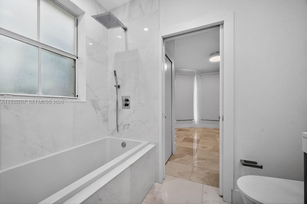 DORAL ISLES NORTH SEC ONE - Residential