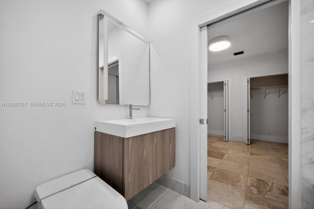 DORAL ISLES NORTH SEC ONE - Residential